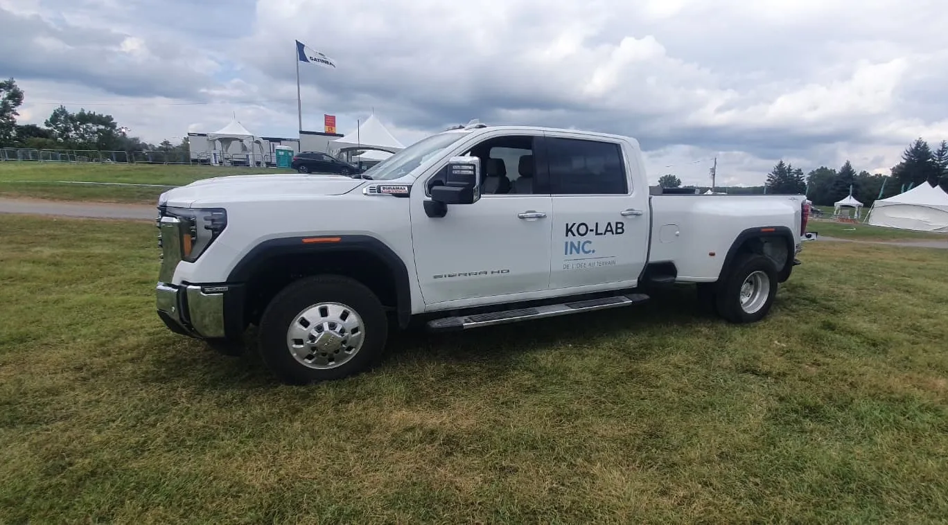 Camion KO-LAB sur un site de déploiement