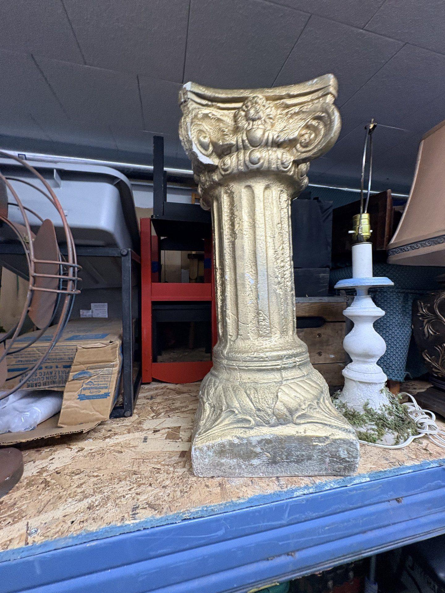 Pilier décoratif doré / Gold Decorative Pillar