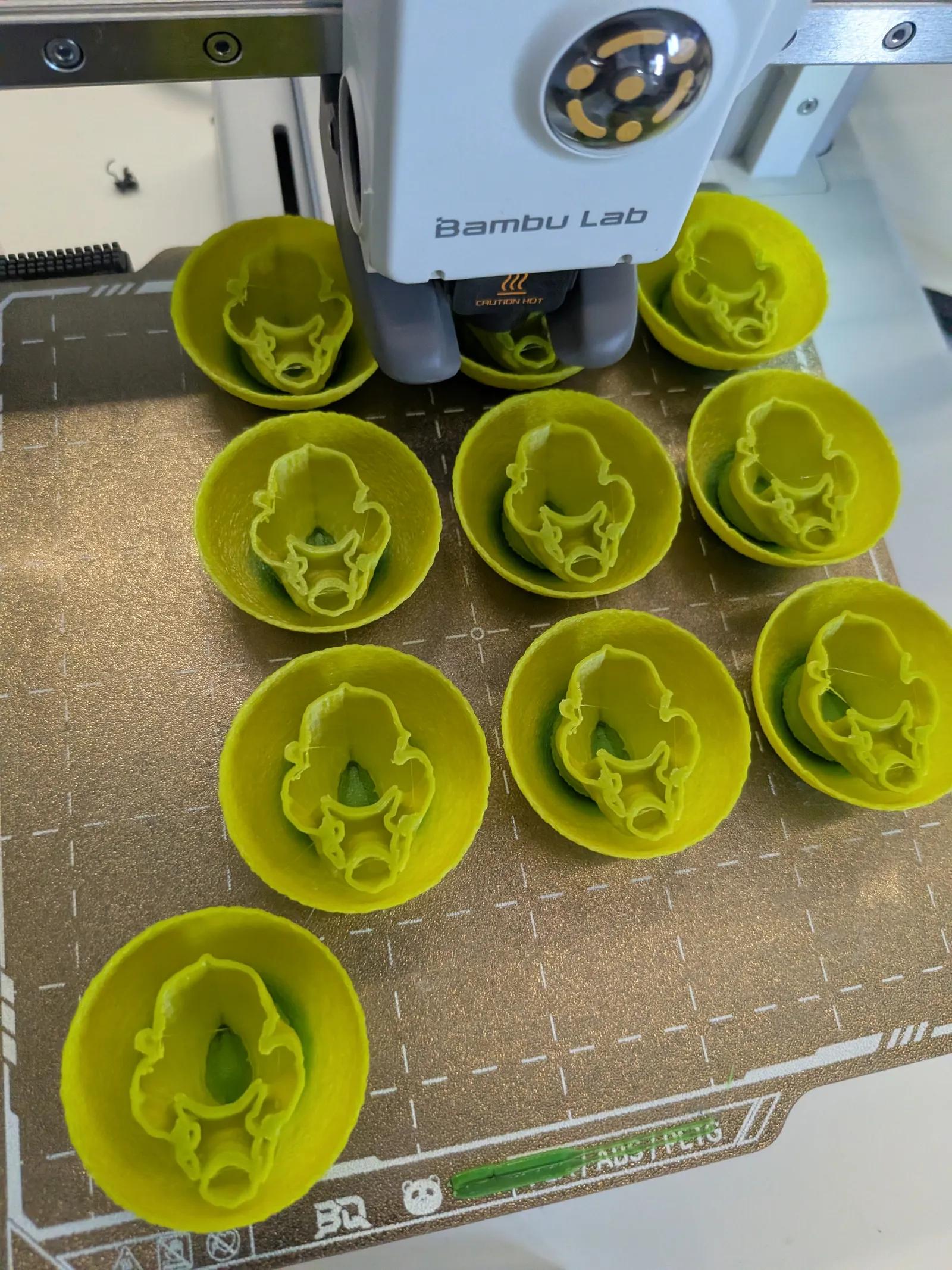 Petite série de pièces imprimées en 3D, plateau complet