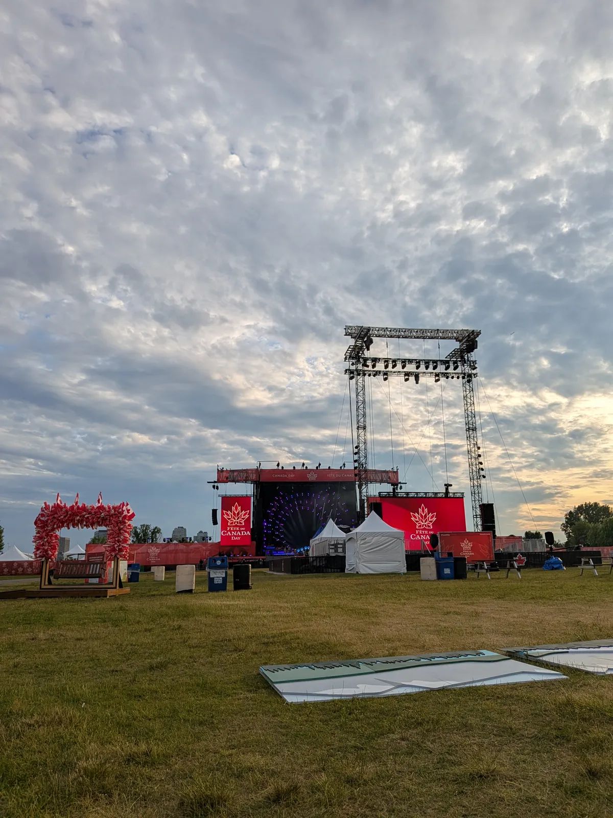 Décor du Canada Day au coucher du soleil